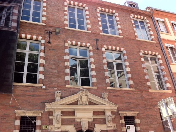 menuiseries fenetres bois theatre savoir-faire Chomette