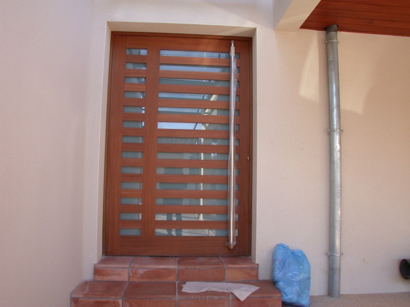 porte bois entree de style contemporain realisation Menuiserie Chomette