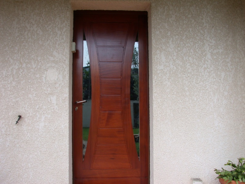 porte bois entree maison individuelle realisation Chomette menuiserie